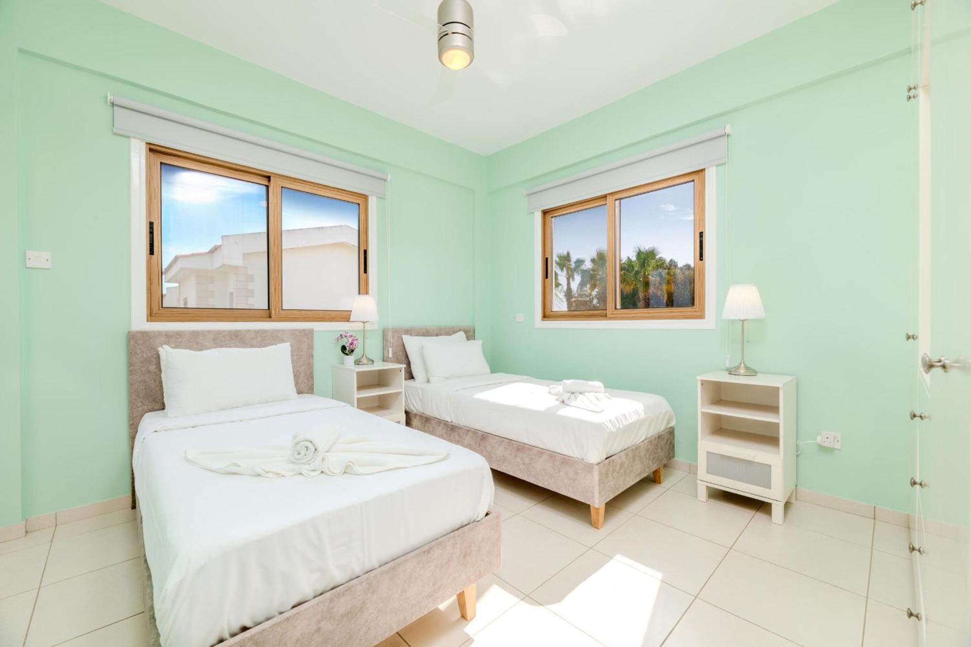 Tranquility Villa Айя Напа Екстериор снимка