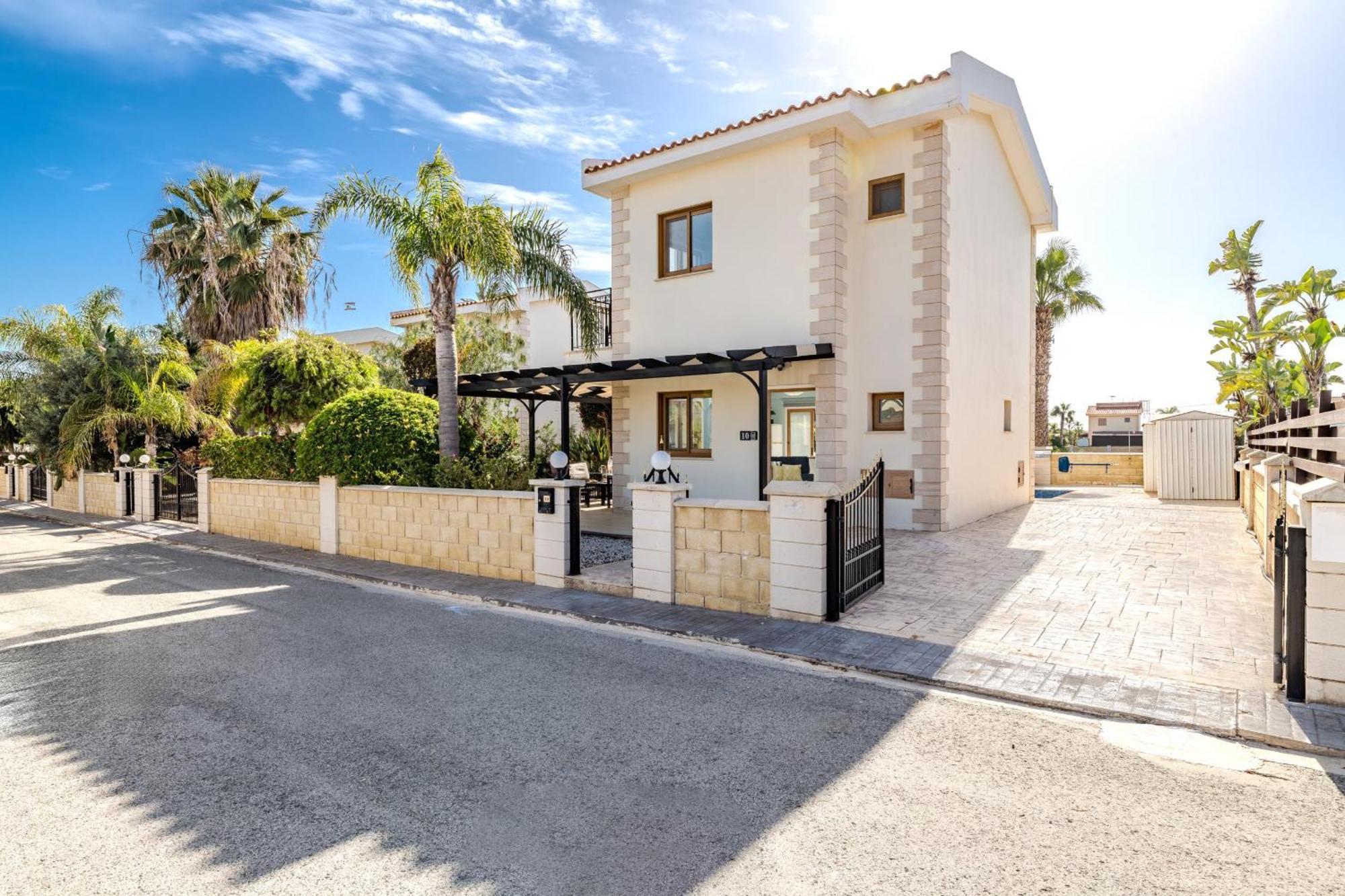 Tranquility Villa Айя Напа Екстериор снимка
