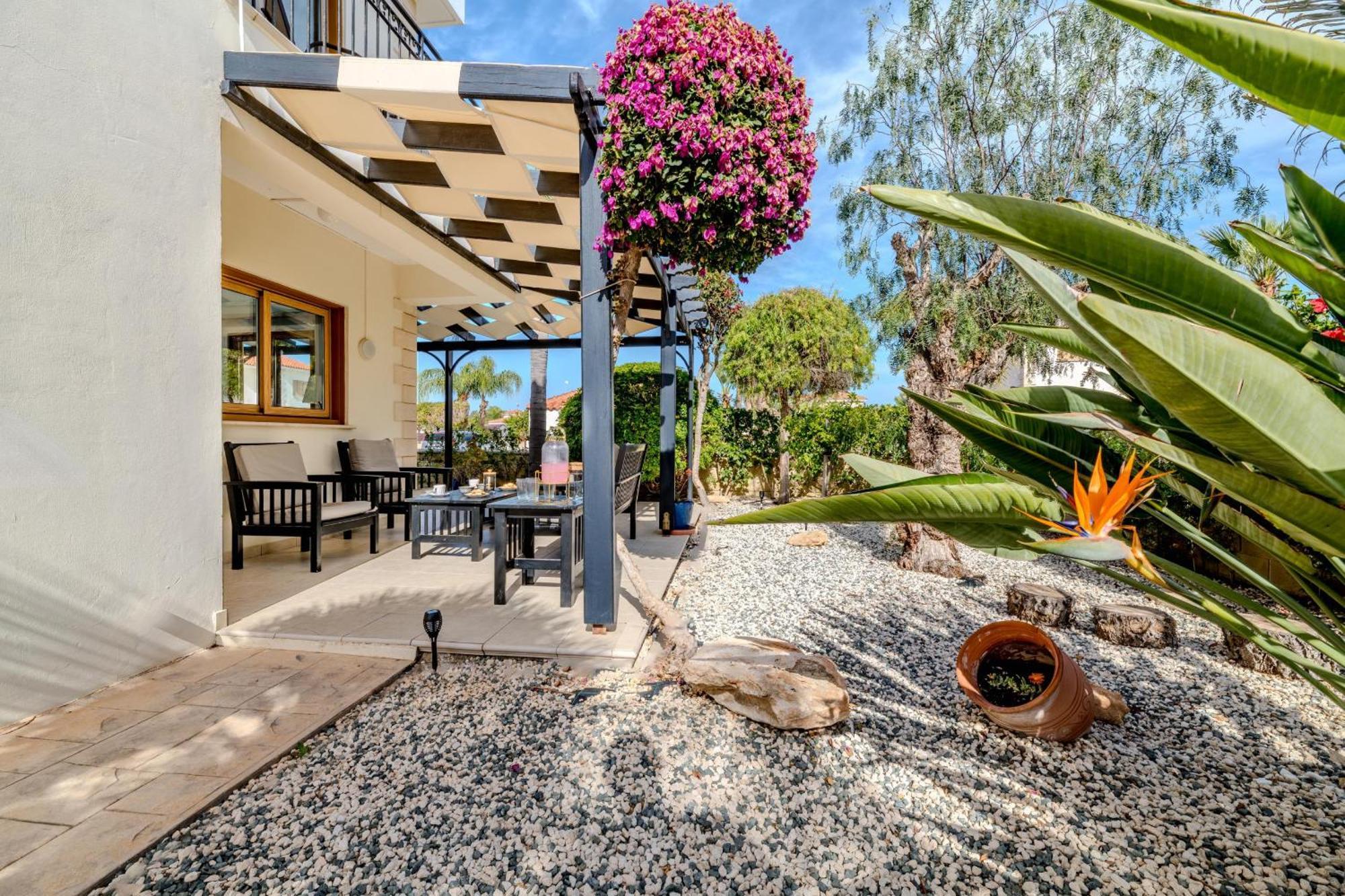Tranquility Villa Айя Напа Екстериор снимка